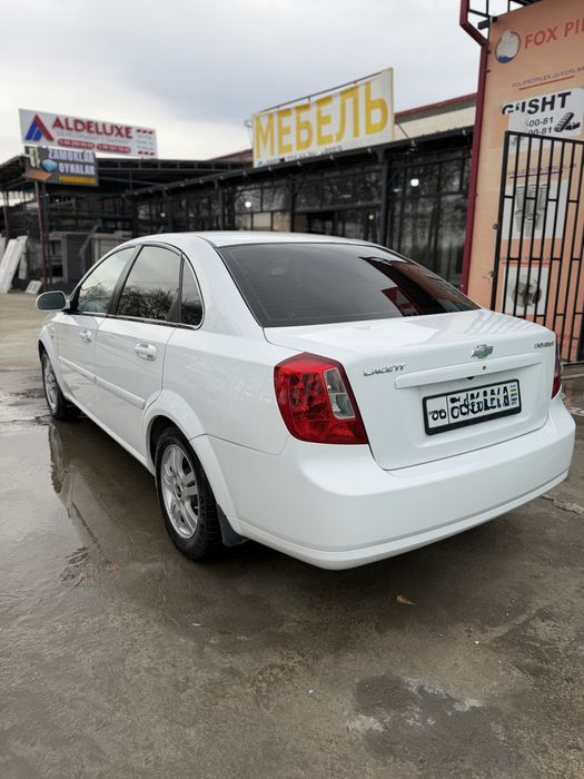 Lasetti 1.8 yaxshi xolatda