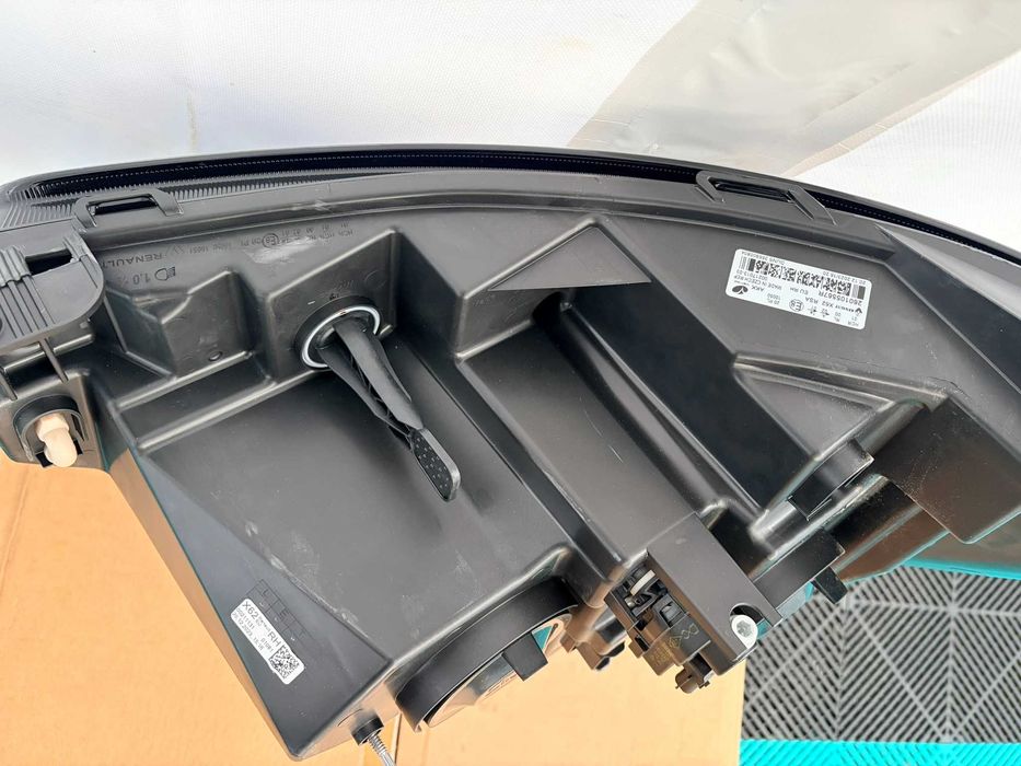 Far dreapta complet Renault Master 4 2020+ nou original Renault