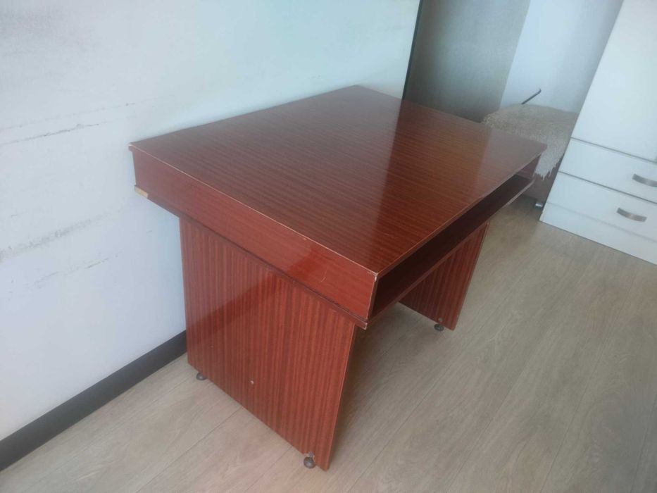 продаю письменный стол двухсторонний