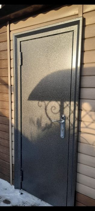 Металлические двери.