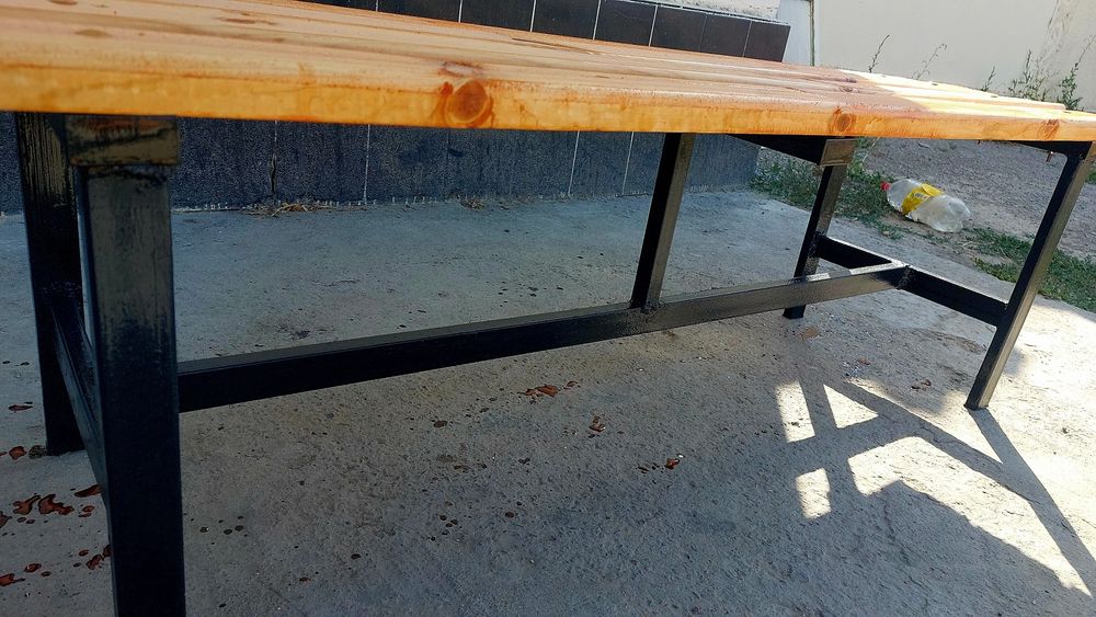 Скамейка без спинки, лавка