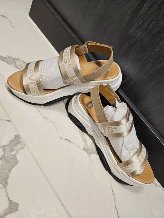 Levi's сандали/ 37