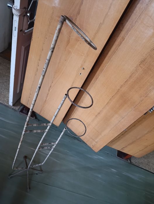 Бу этажерка,подставка для цветов,три яруса