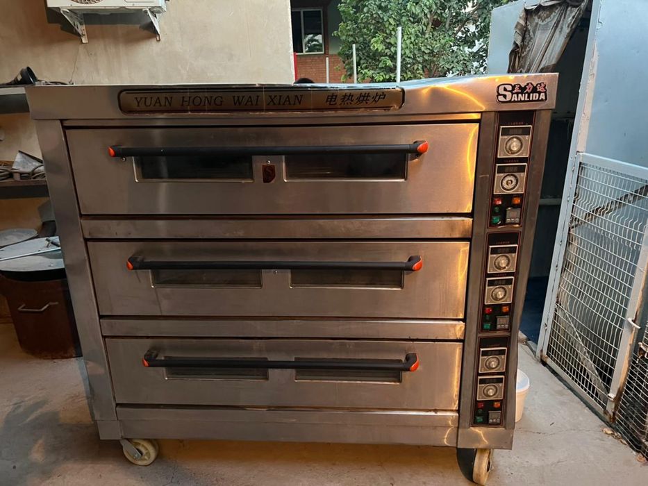 Жарочный печь в рабочем состоянии