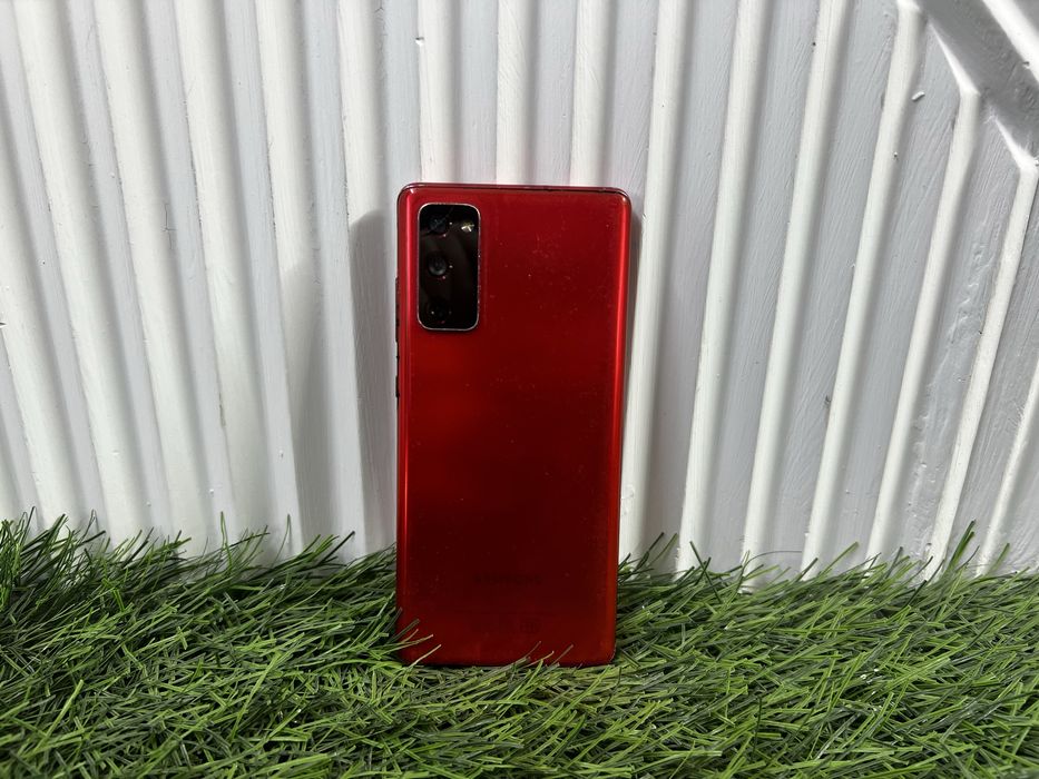 Телефон Samsung S20 FE 128 gb