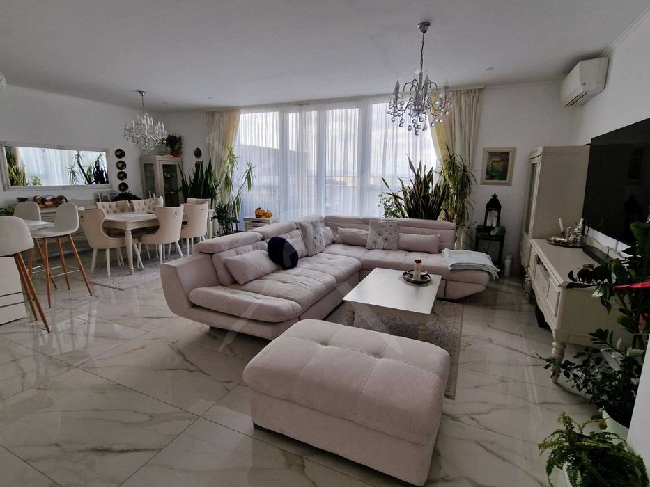 Продава се Тристаен апартамент в Варна, Гранд Мол Варна - 174 кв.м за 2069 €/кв.м - Снимка #2