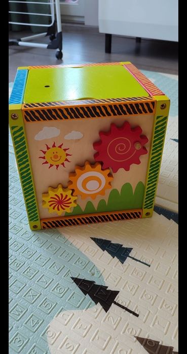 Дървен куб Eichhorn  Игрален център