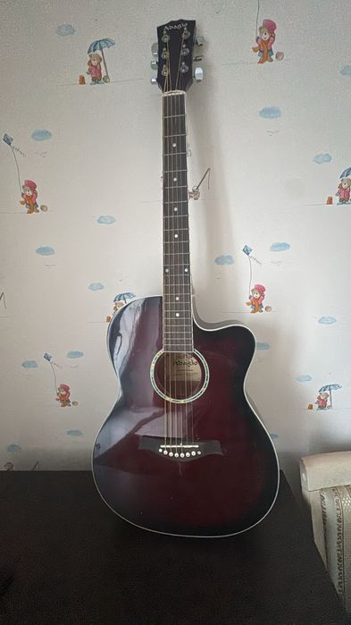 Продам гитару 35 000