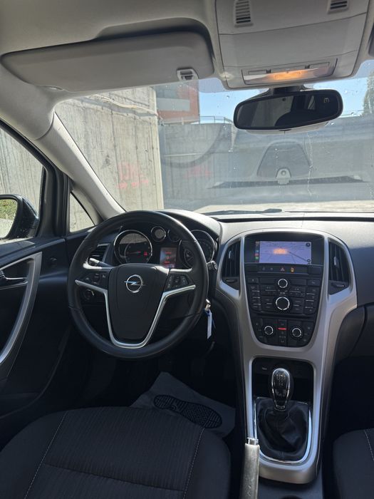 Opel Astra J 2011, 122.000 km