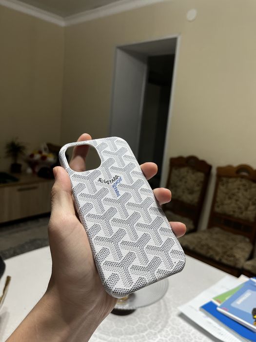 Чехол на айфон 15