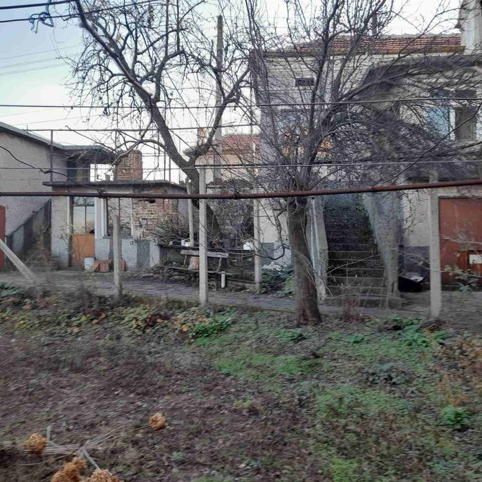 Продава къща в село Дъбравите