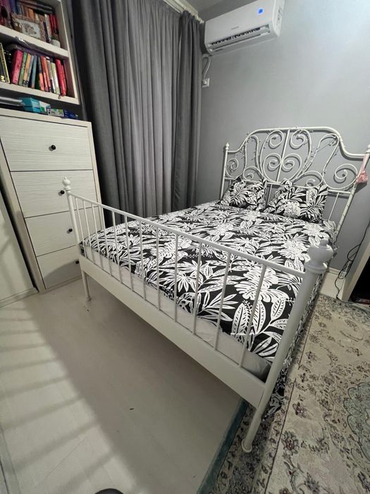 Pat metalic IKEA 140×200 cm cu saltea si somiera