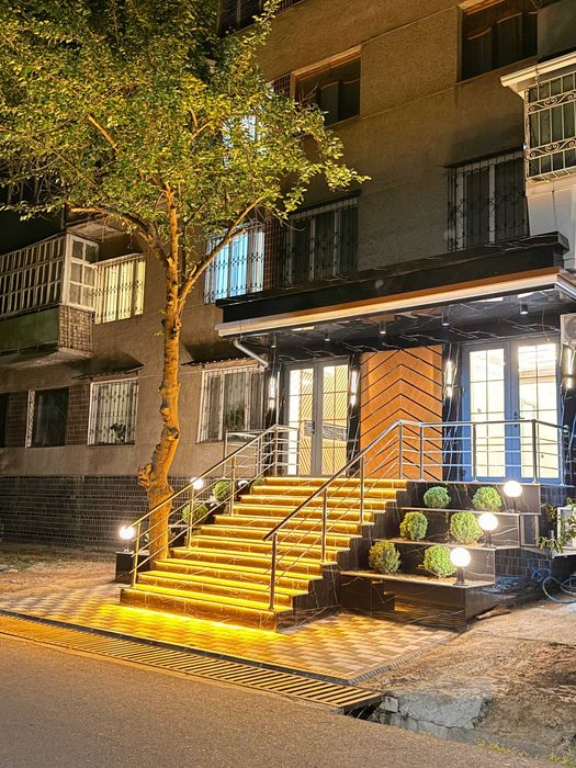 ПРОДАЁТСЯ НЕЖИЛОЕ Помещение московский пицца, улица Конституция