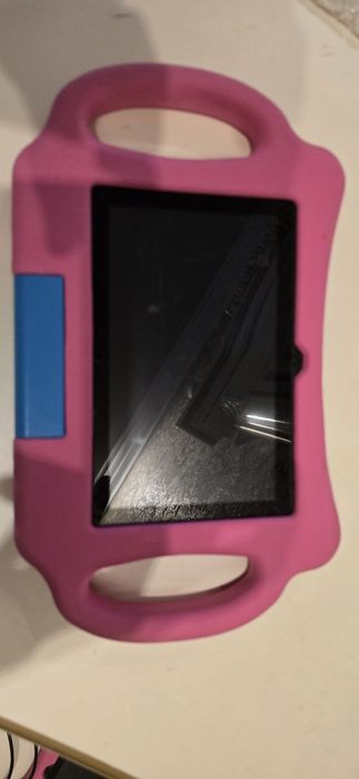 Detskiy planshet sotiladi.