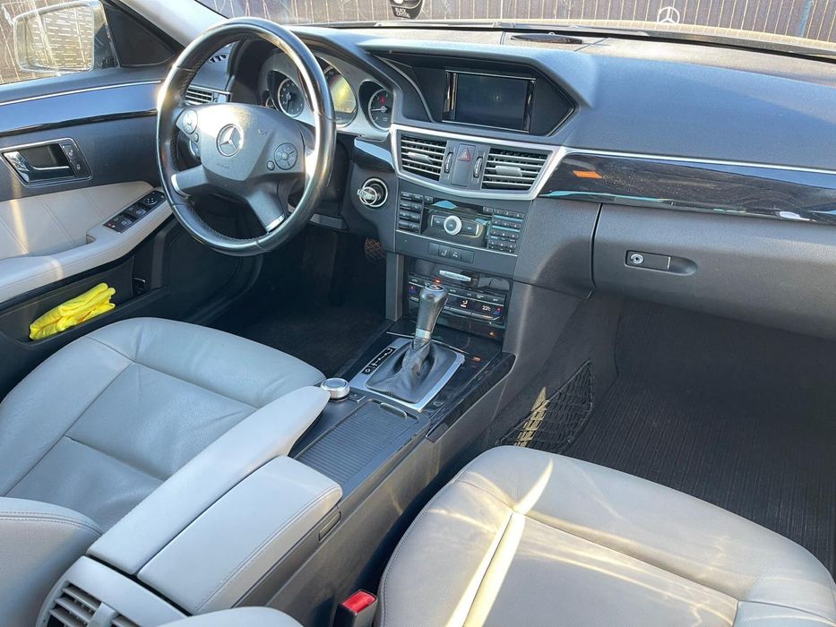 Mercedes-Benz E class 200 an fabricatie 2011