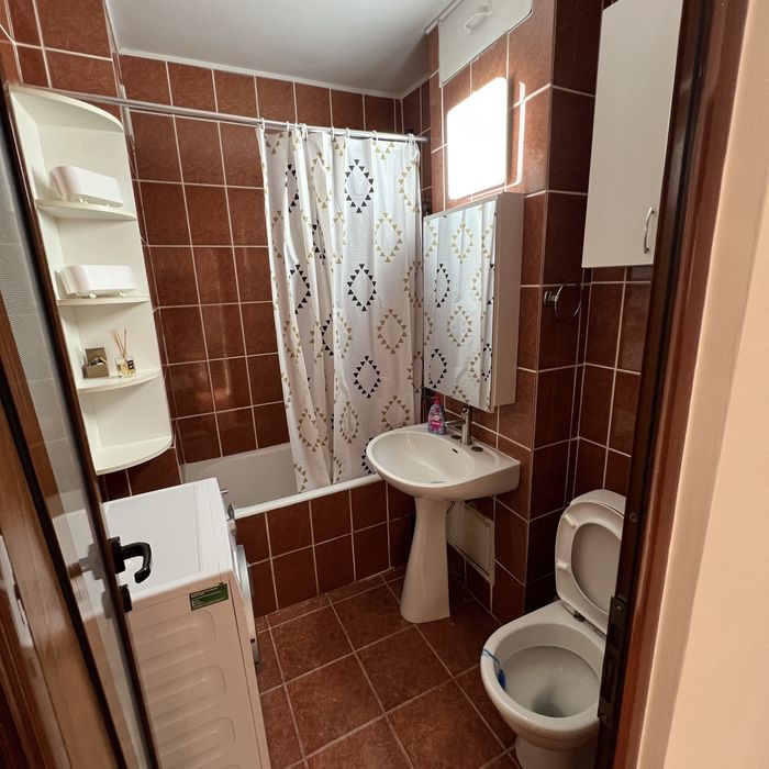 Inchiriez ap.3 camere decomandat Parcul Voievozilor