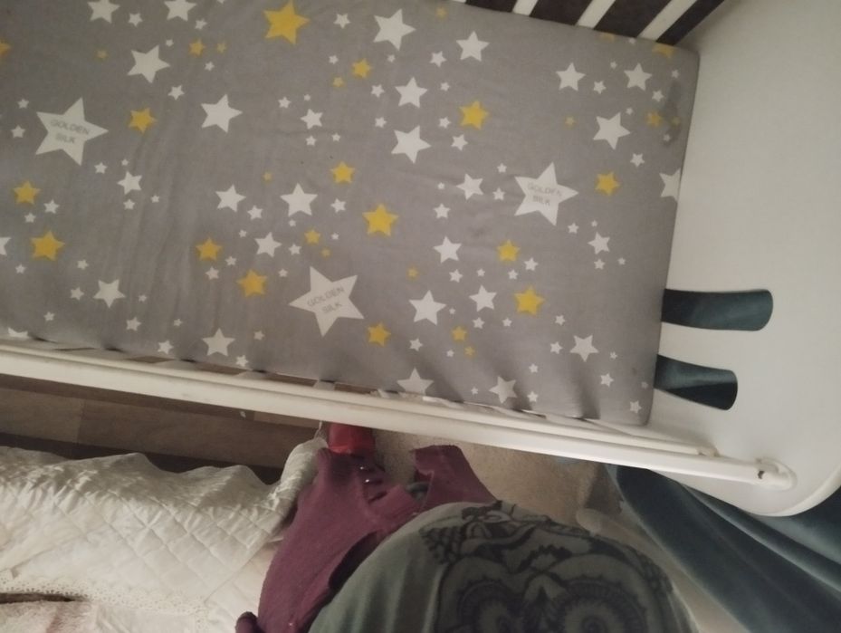 Детский кровать.