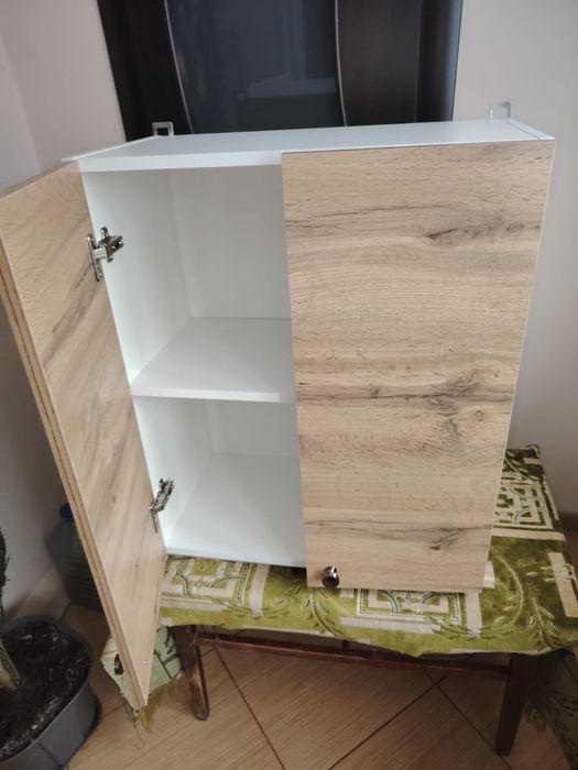 Продам кухонный навесной шкаф