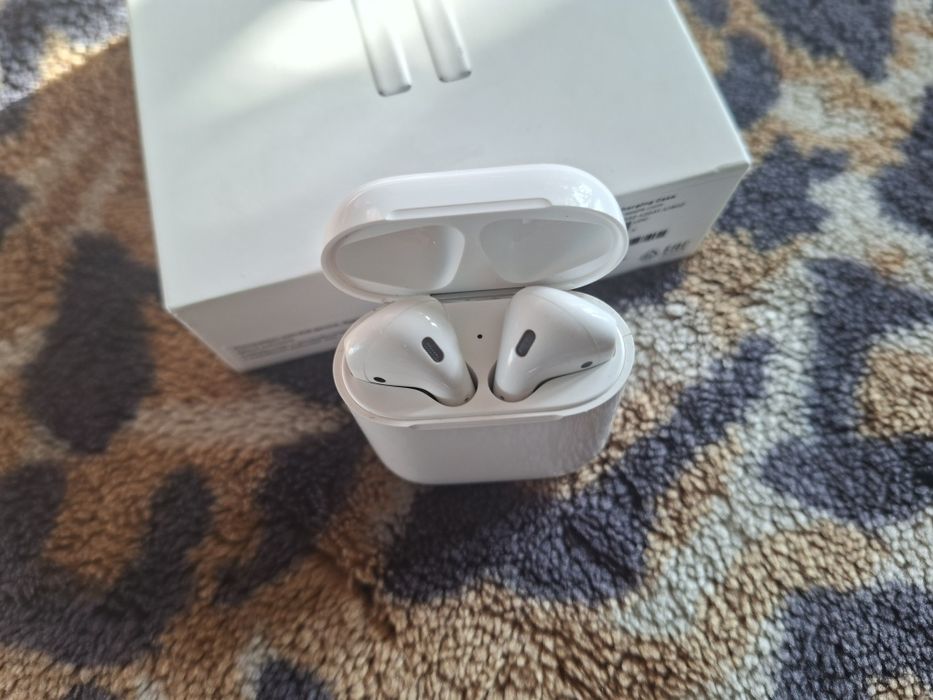 Airpods 2 поколения
