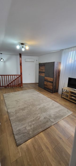 Inchiriez casa in Rosu