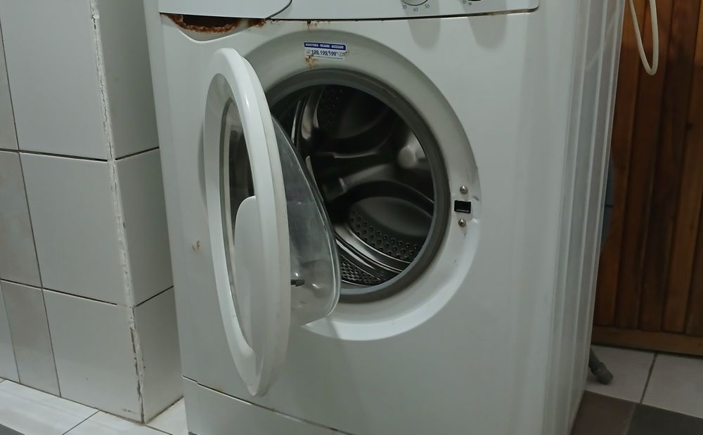 Kir yuvish moshinasi Indesit WI40 (mexanika)