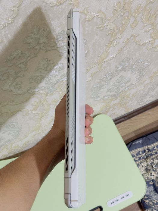Asus Rog Zephyrus 14