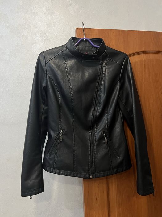 Продам женскую кожанку