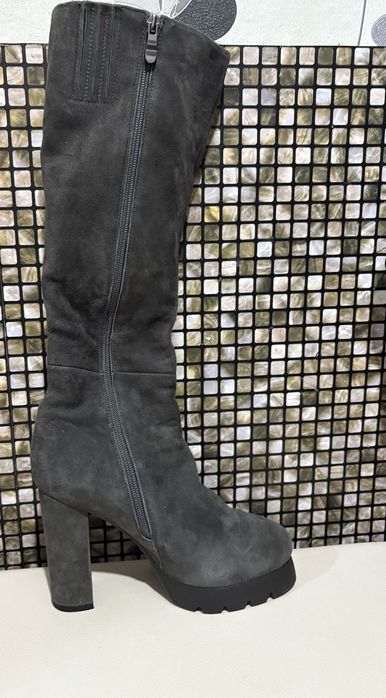 Продаю зимние сапоги