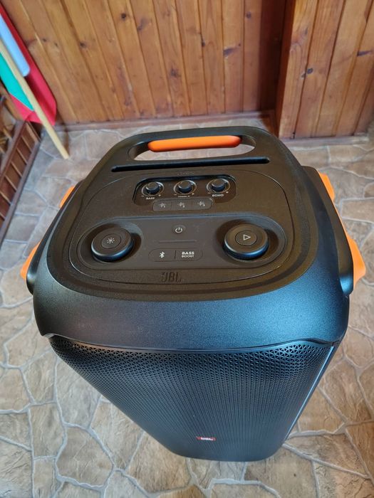 Продавам Аудио система JBL Partybox 710