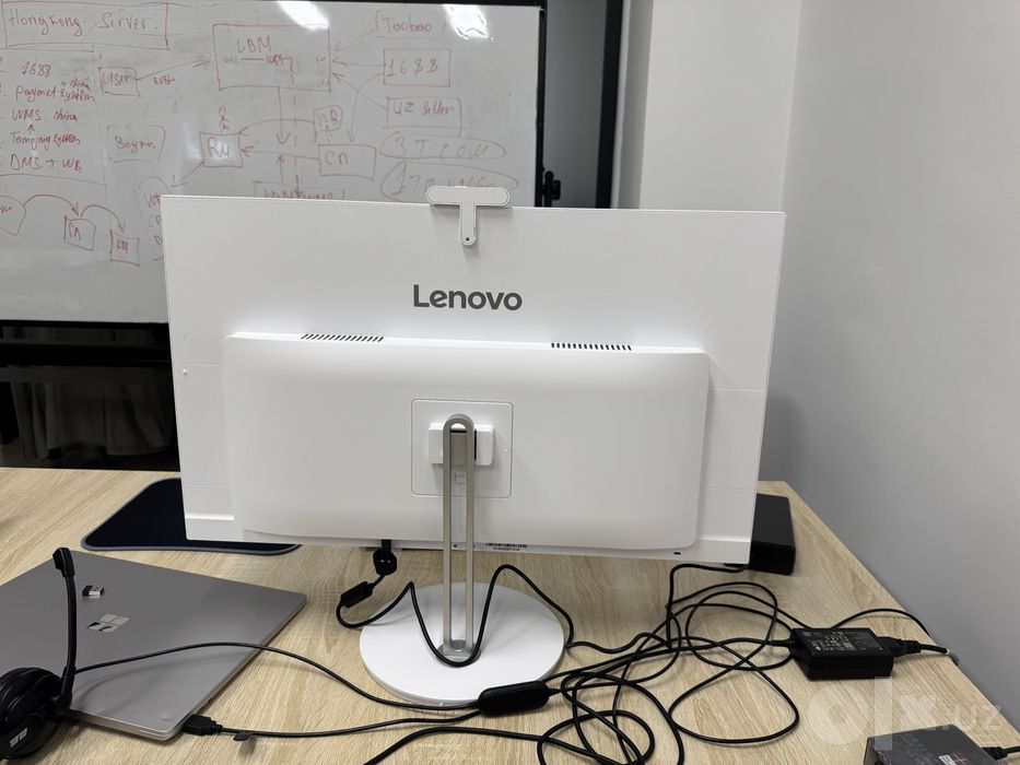 Kampyuter Monoblok Lenovo 700$ 10 dona bor hali ishlatilmagan