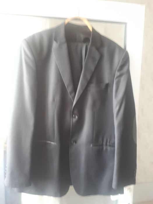 Продается мужской костюм