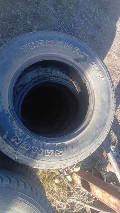 Продам резину 235/70R16