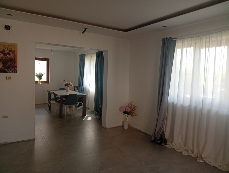 Casa spațioasă de vânzare Rădăuți
