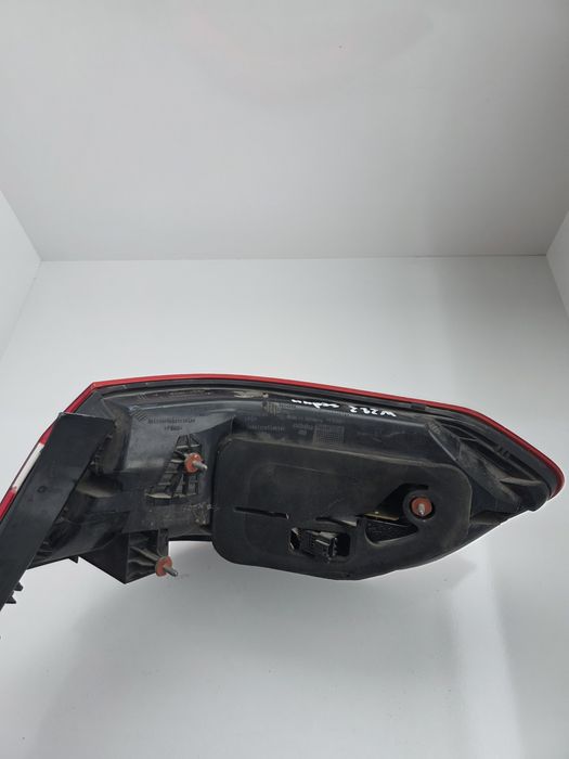 Ляв стоп Mercedes E-class W212 седан