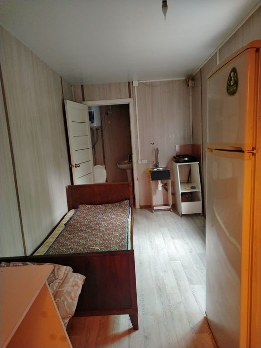 Сдается комната, сунузел имеется