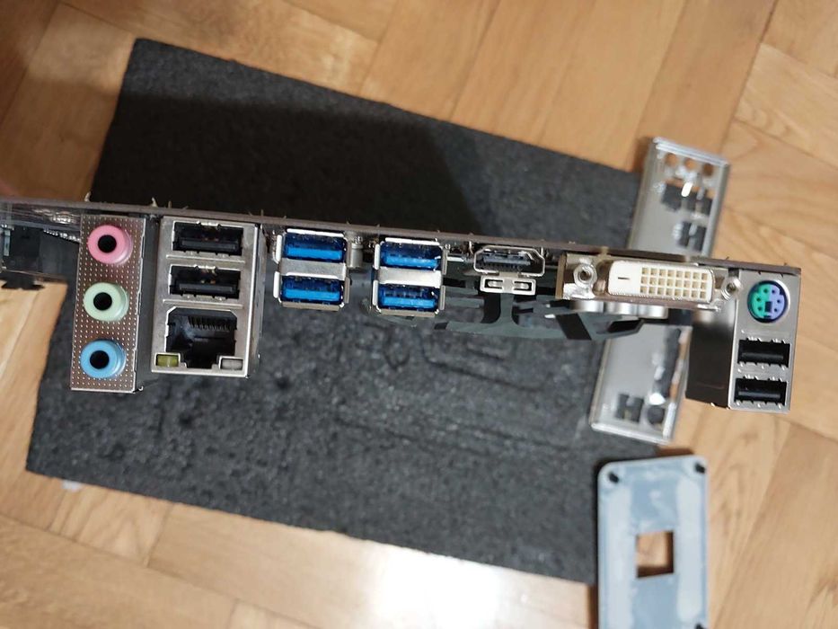 AMD Ryzen 9 3900X + Gigabyte B450M DS3H