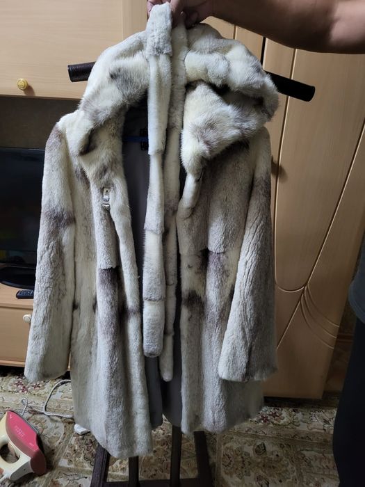 Продам женскую шубу