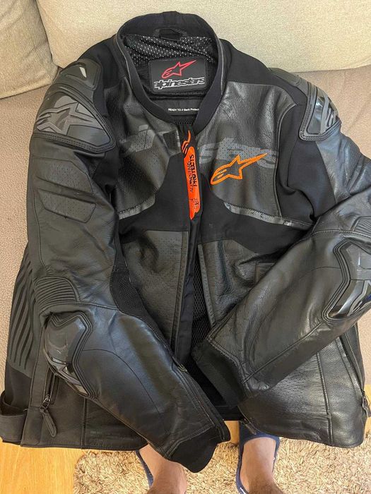 Vand geaca moto Alpinestars ATEM V5 impecabila.