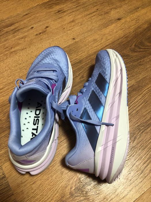 Маратонки обувки