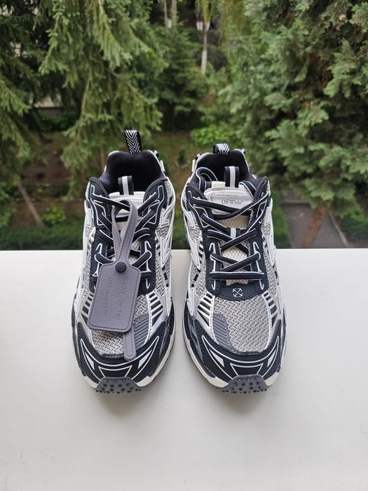 Off White Be Right Back 42