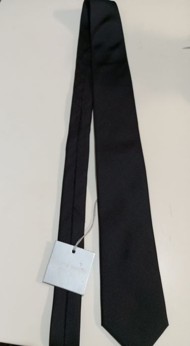 Уникални вратовръзки:Prada,Dior,Boss, Pierre Cardin, Calvin Clein,Zara