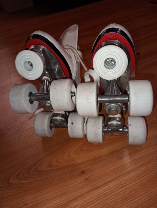 Продавам ролкови кънки freesport
