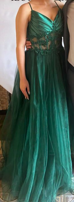 Маслено зелена рокля