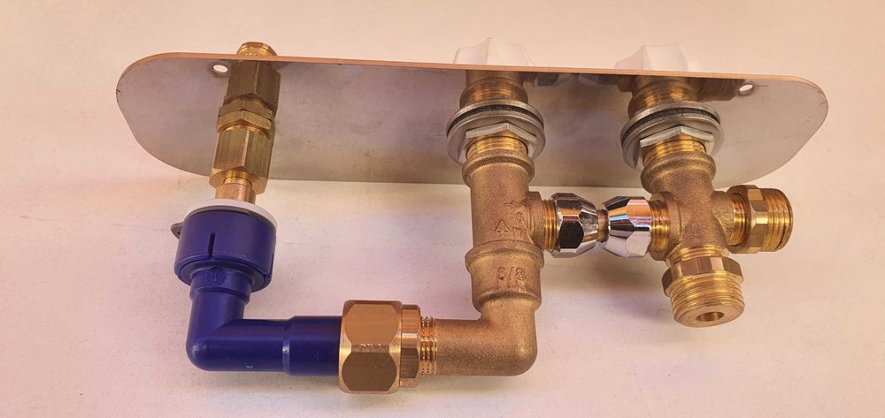 Dus extern cu furtun cu mufa rapida,pe blat de inox,calitate deosebita