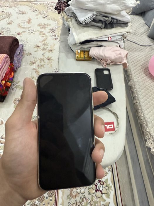 Продам iphone 11 64 в идеальном состоянии