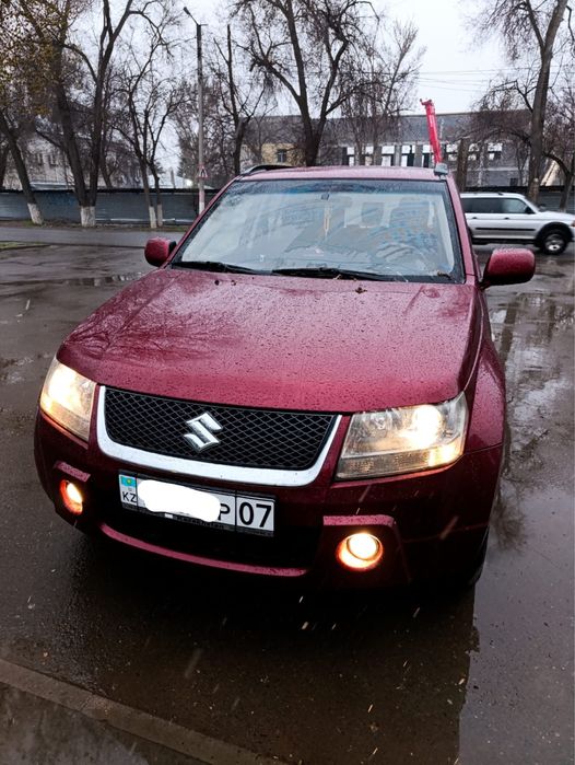 Продам машину Suzuki Grand Vitara 2006 г.в. Объем 2.0. МККП.
