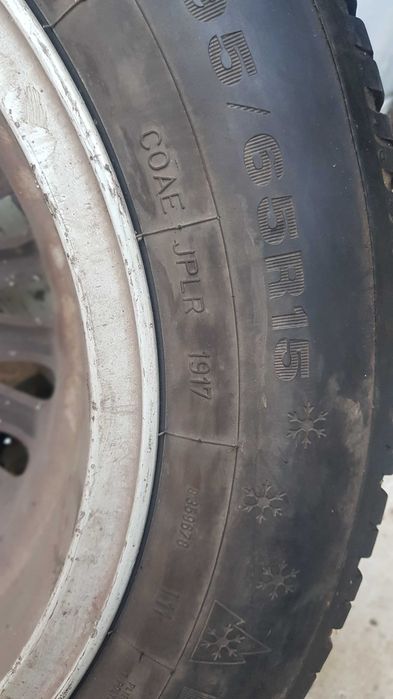 джанти и гуми за волво в40