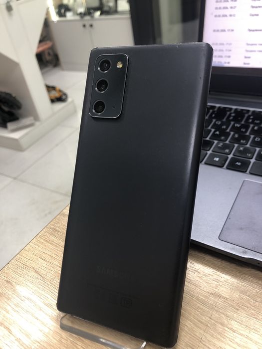Galaxy note 20 256gb (p25)