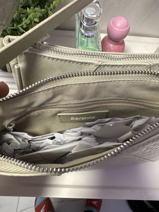 Малка дамска чанта Bershka one size M 2 бр.