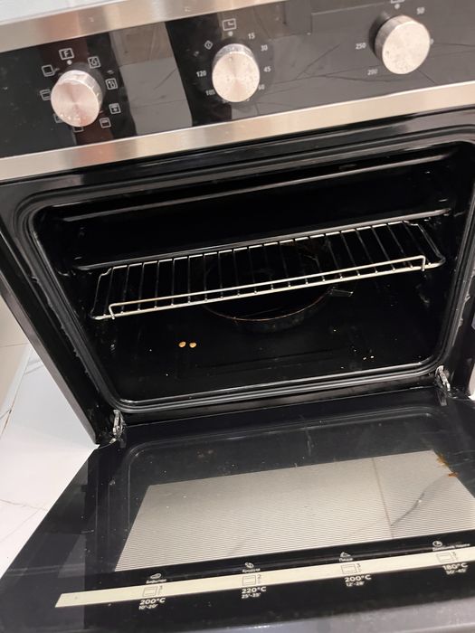 Продам встраиваемую духовку Midea